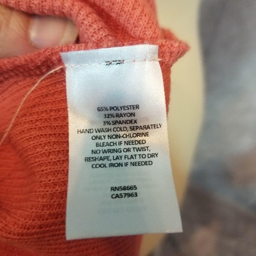 5/$25 Summer Sale!!!‎ Abound Coral Ruched Top Size Medium - Picture 4 of 5
